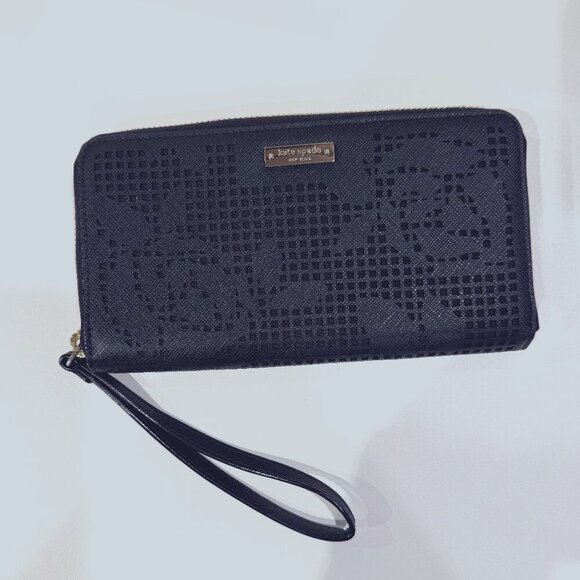 kate spade new york Large Black Cutout Wristlet Wallet NWOT - Picture 1 of 6